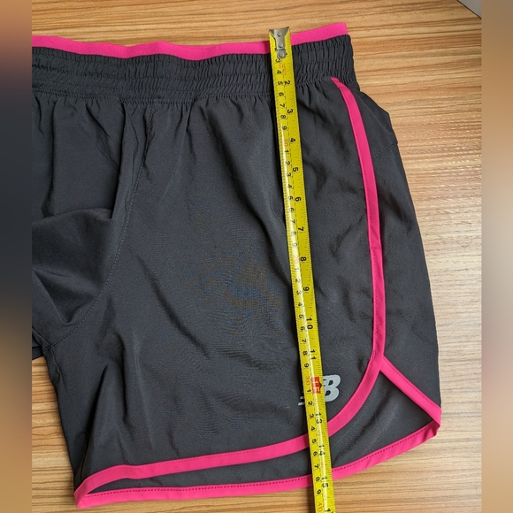 New Balance running shorts small women's black + neon pink Athletic Apparel - Picture 5 of 6